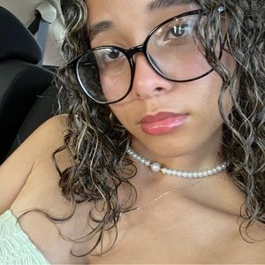 Meet your Posher, Ana sofia